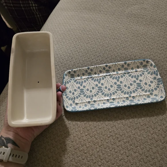 The Pioneer Woman vintage-style butter dish - Picture 2 of 3